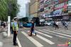 創城期間，延吉交警成立創城工作領導小組，對城區36重點點段、14處信號燈崗區及各條主次干道、路口進行重點整治，實行路段、時段“捆綁”責任制，采取“5+2”工作模式，每天早7點至晚6點半，站崗執勤時長11個半小時，做到全天候、全時段糾正勸導不文明交通行為，違法發生率得到了有效遏制，城區道路交通管理水平得到大幅提升。